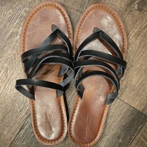 Universal Thread Black Leather Sandals